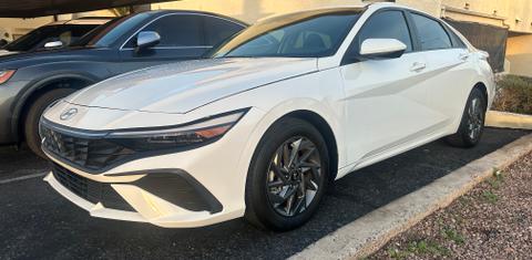 Hyundai Elantra 2024