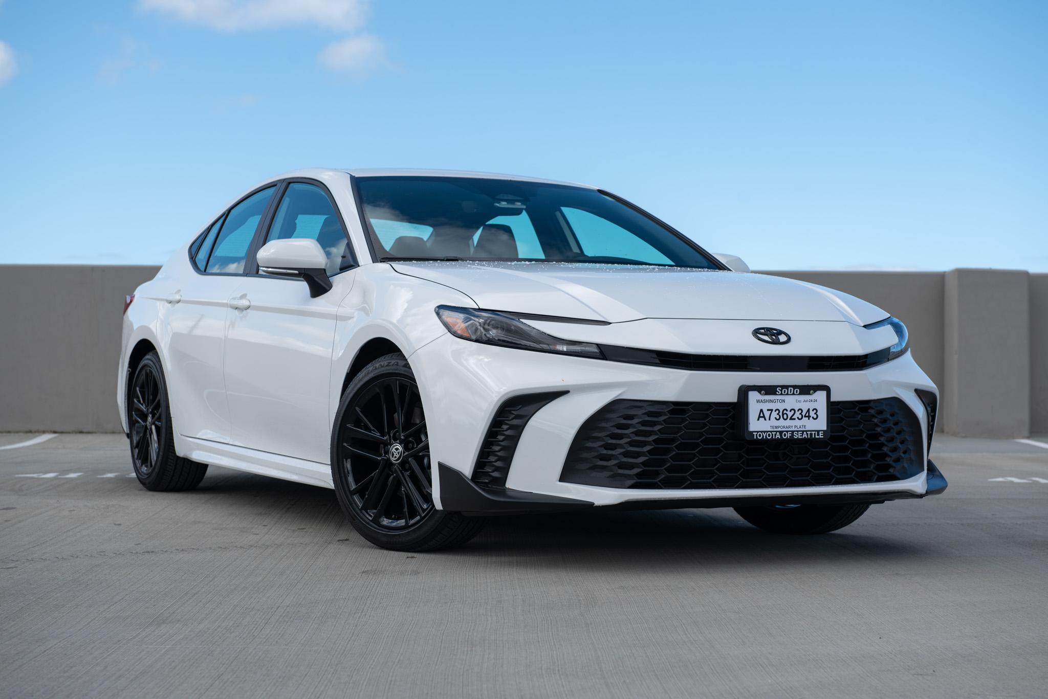 Toyota Camry Hybrid 2025 in SeaTac, WA