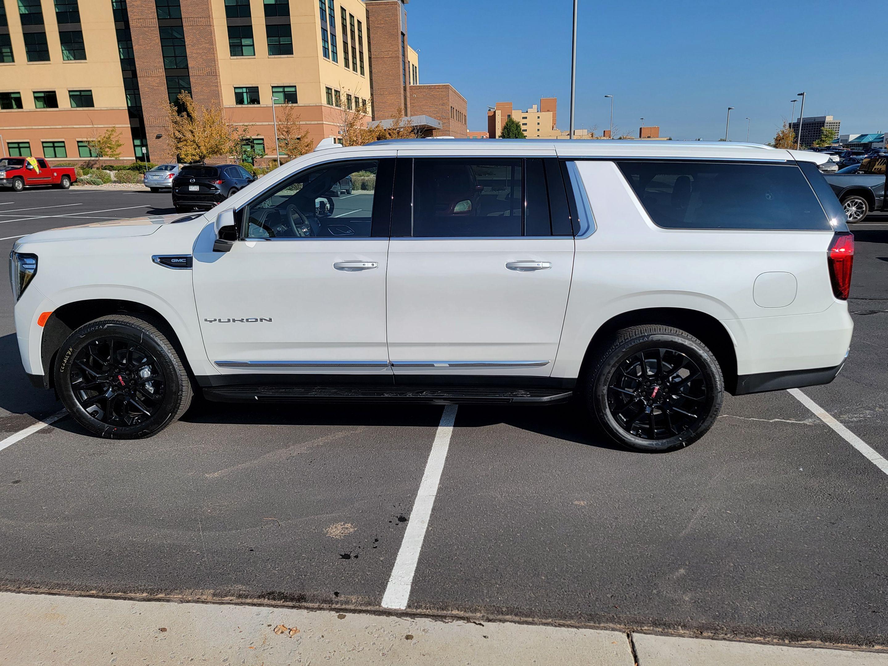 GMC Yukon XL 2023 in Lakewood, CO