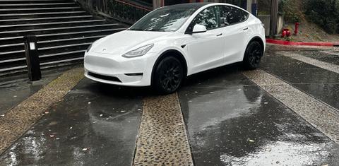 Tesla Model Y 2022