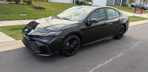 Toyota Camry Hybrid 2026