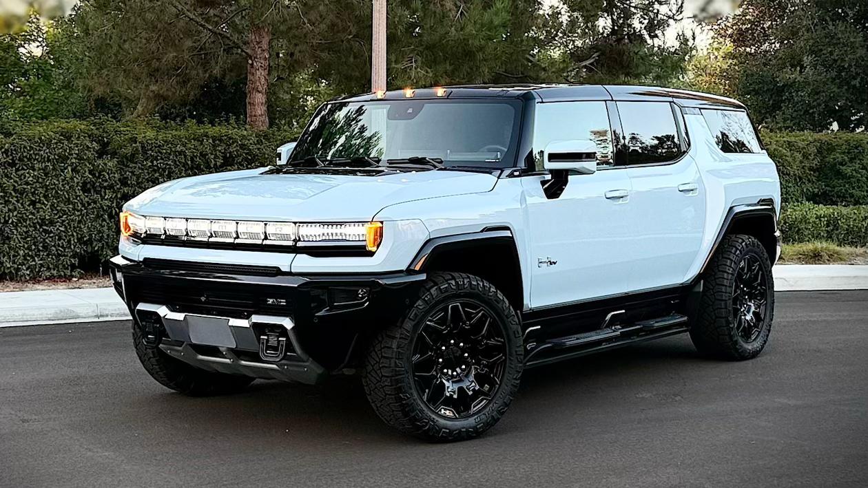 GMC HUMMER EV SUV 2025 in 