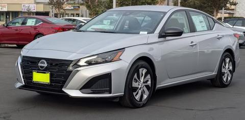Nissan Altima 2023