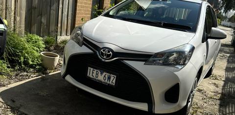 Toyota YARIS 2015