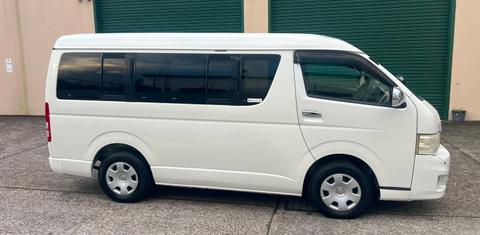 Toyota HIACE 2013