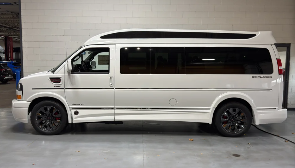 GMC Savana Cargo 2025 in Burlington, WI