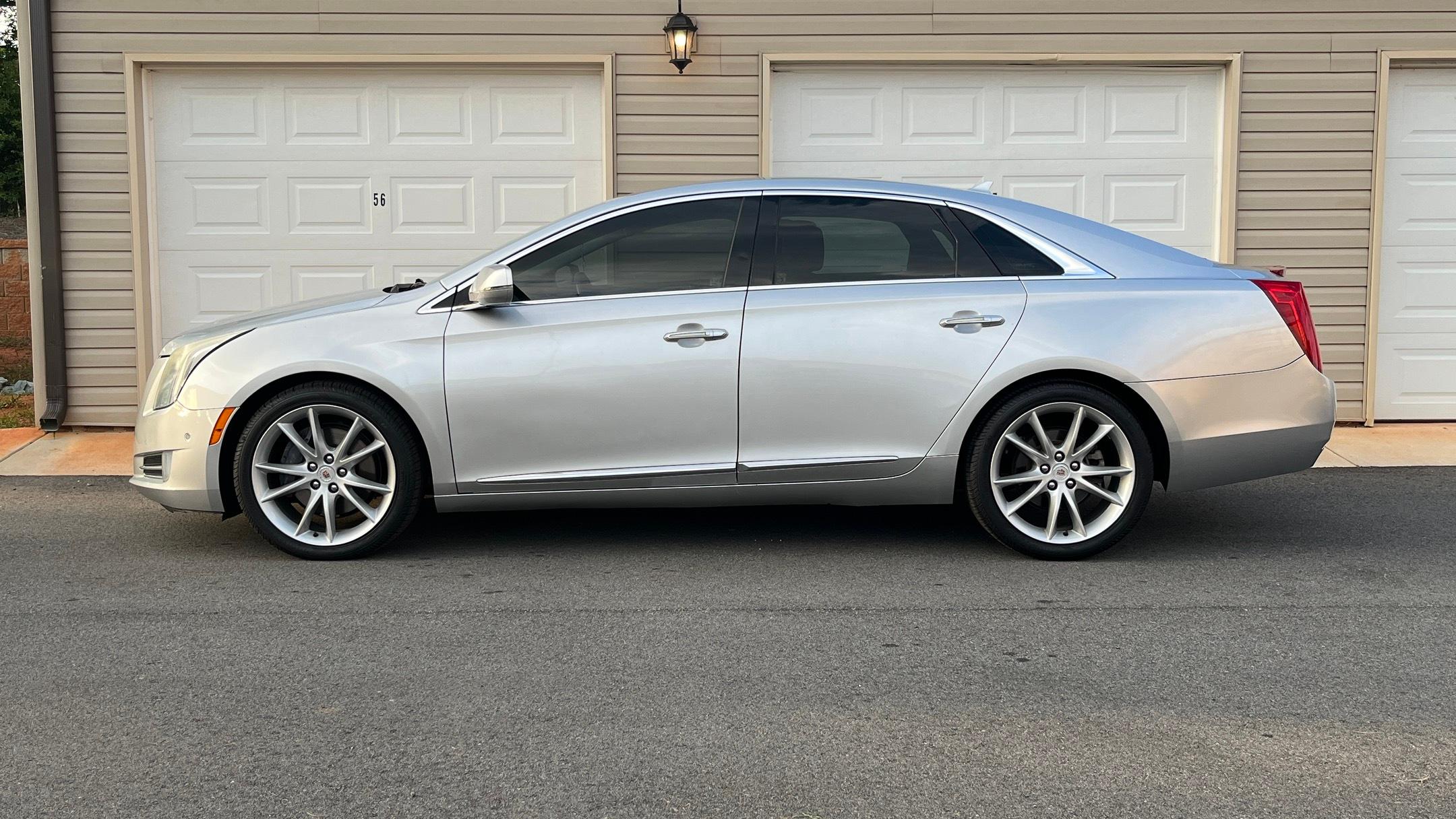Cadillac XTS 2014 in Whitsett, NC