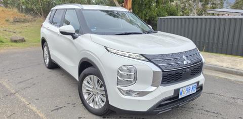 Mitsubishi OUTLANDER 2024