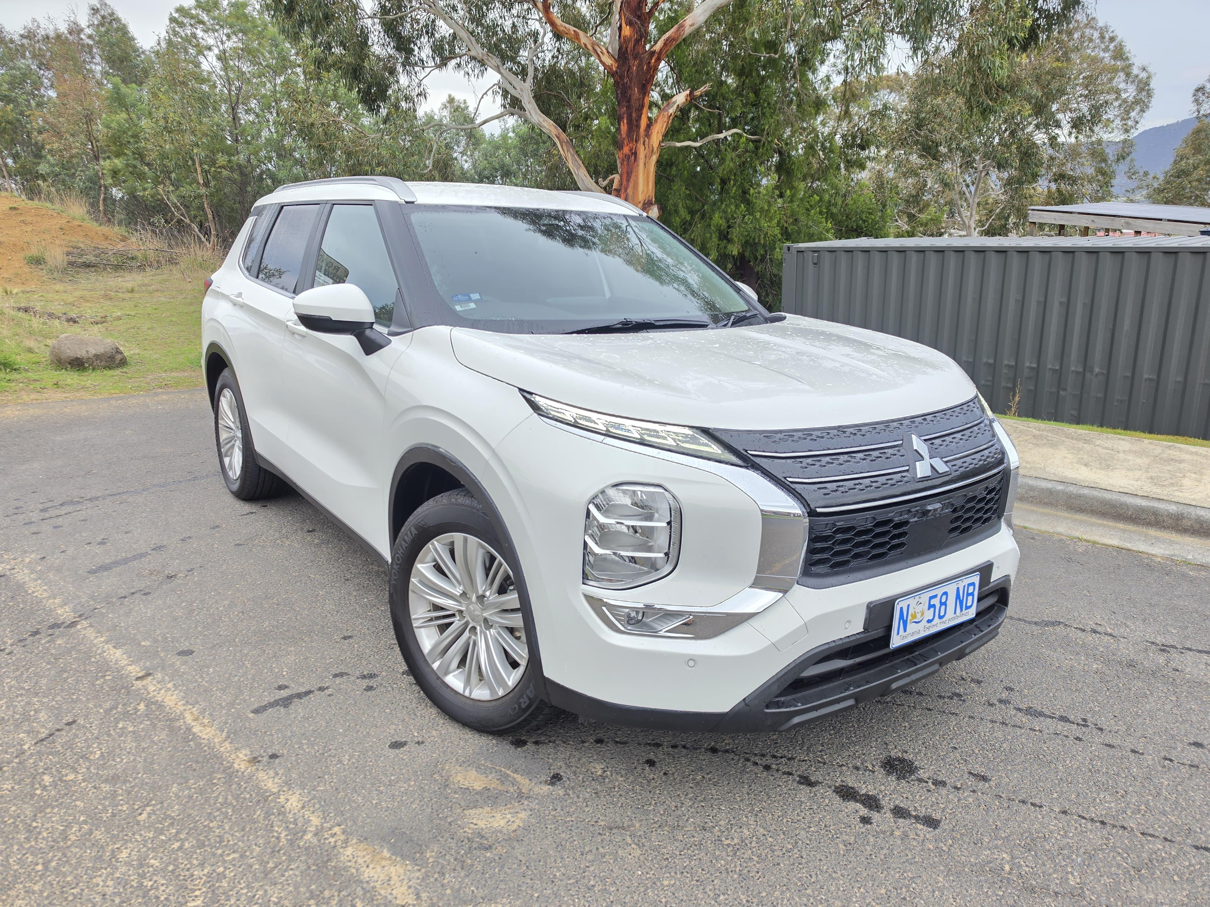 Mitsubishi OUTLANDER 2024 in Cambridge