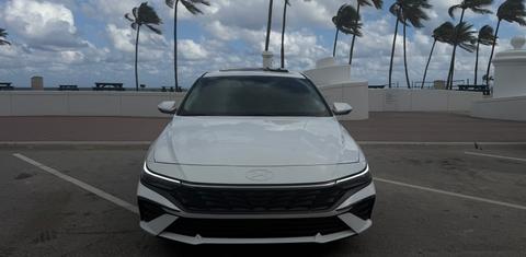 Hyundai Elantra 2025