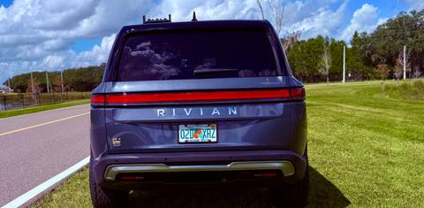 Rivian R1S 2024
