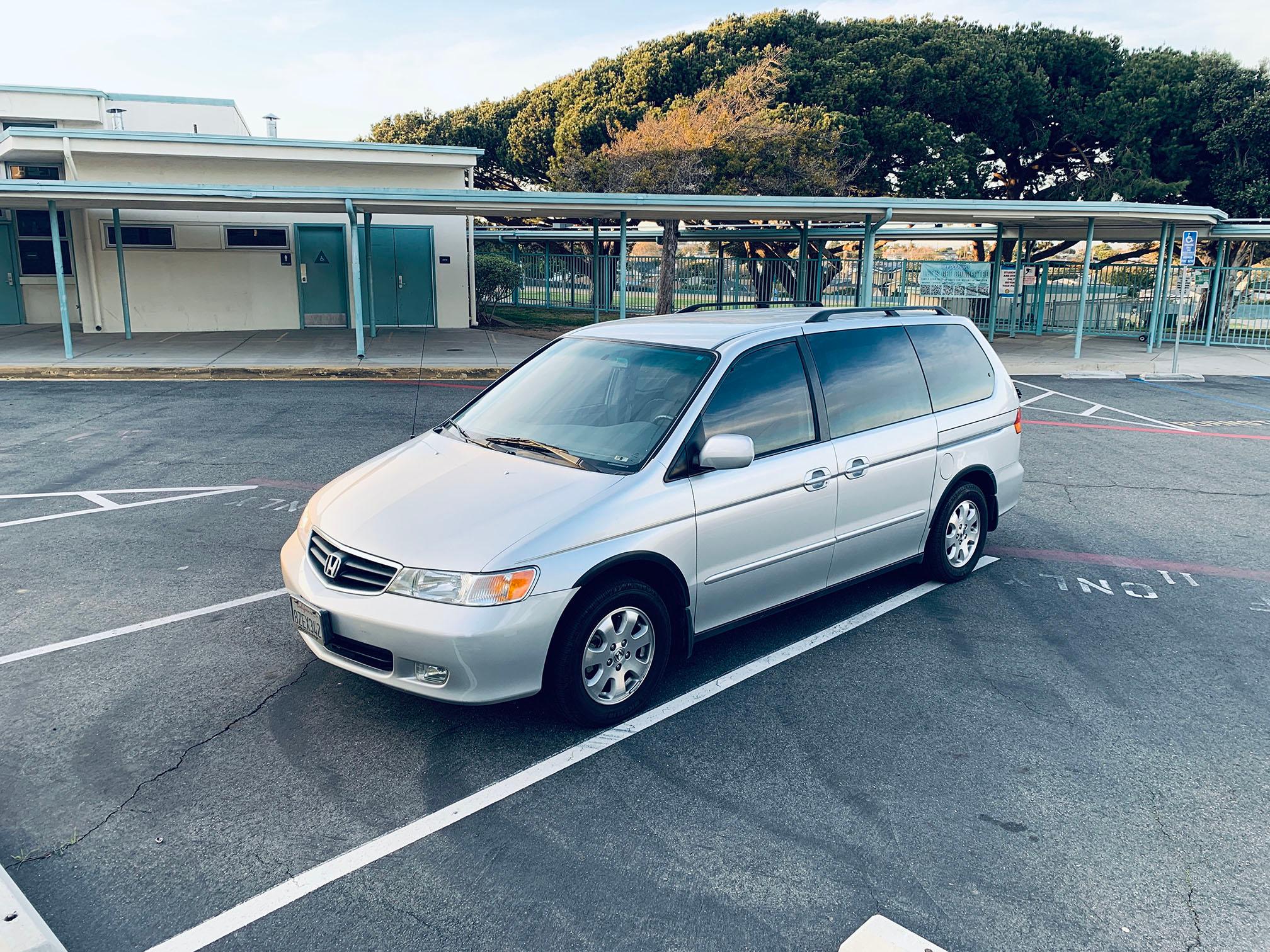Honda Odyssey 2003 rental in Los Angeles, CA by Yoshi Turo