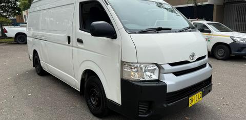 Toyota HIACE 2015