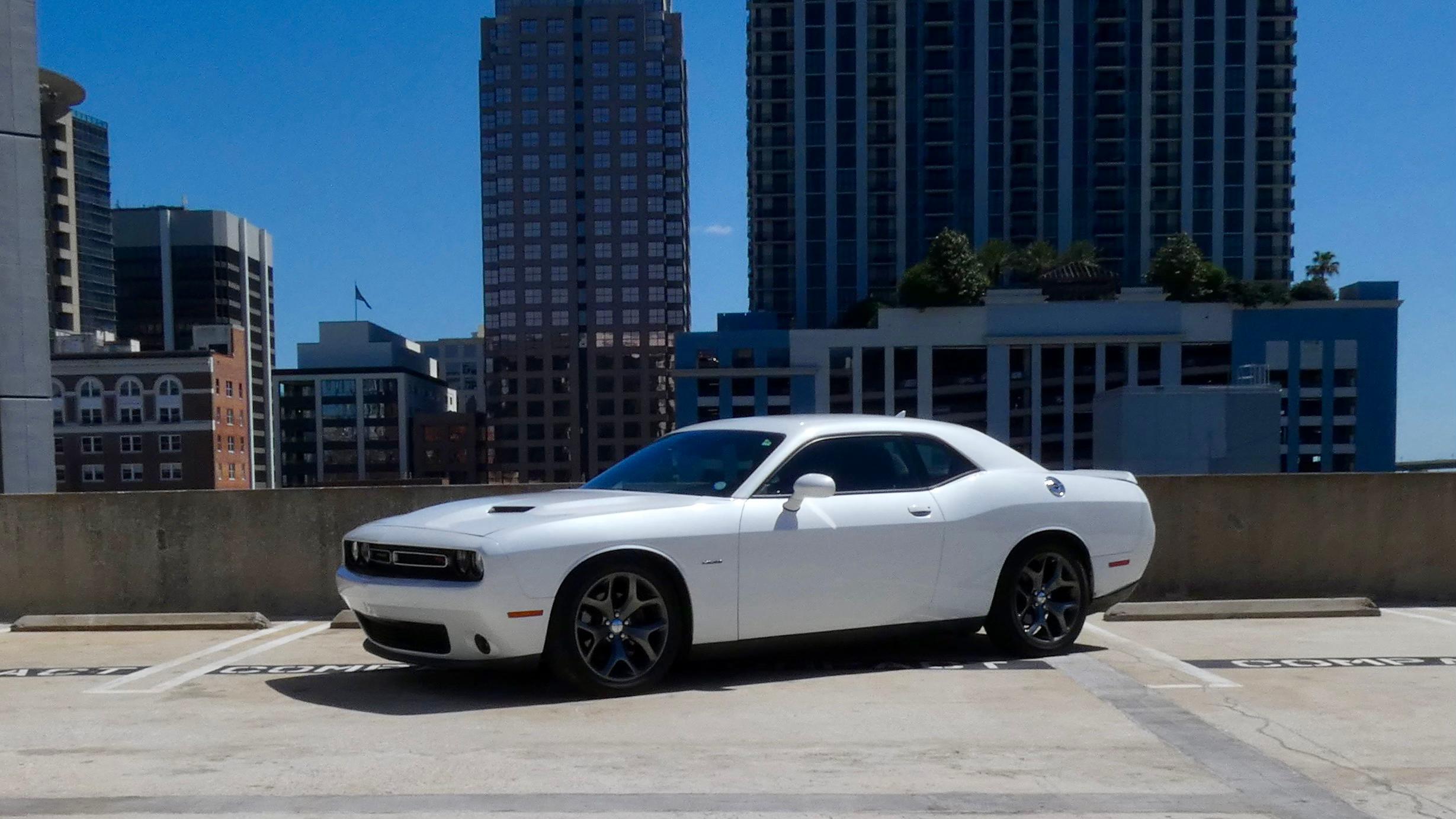 Dodge Challenger 2015 in 