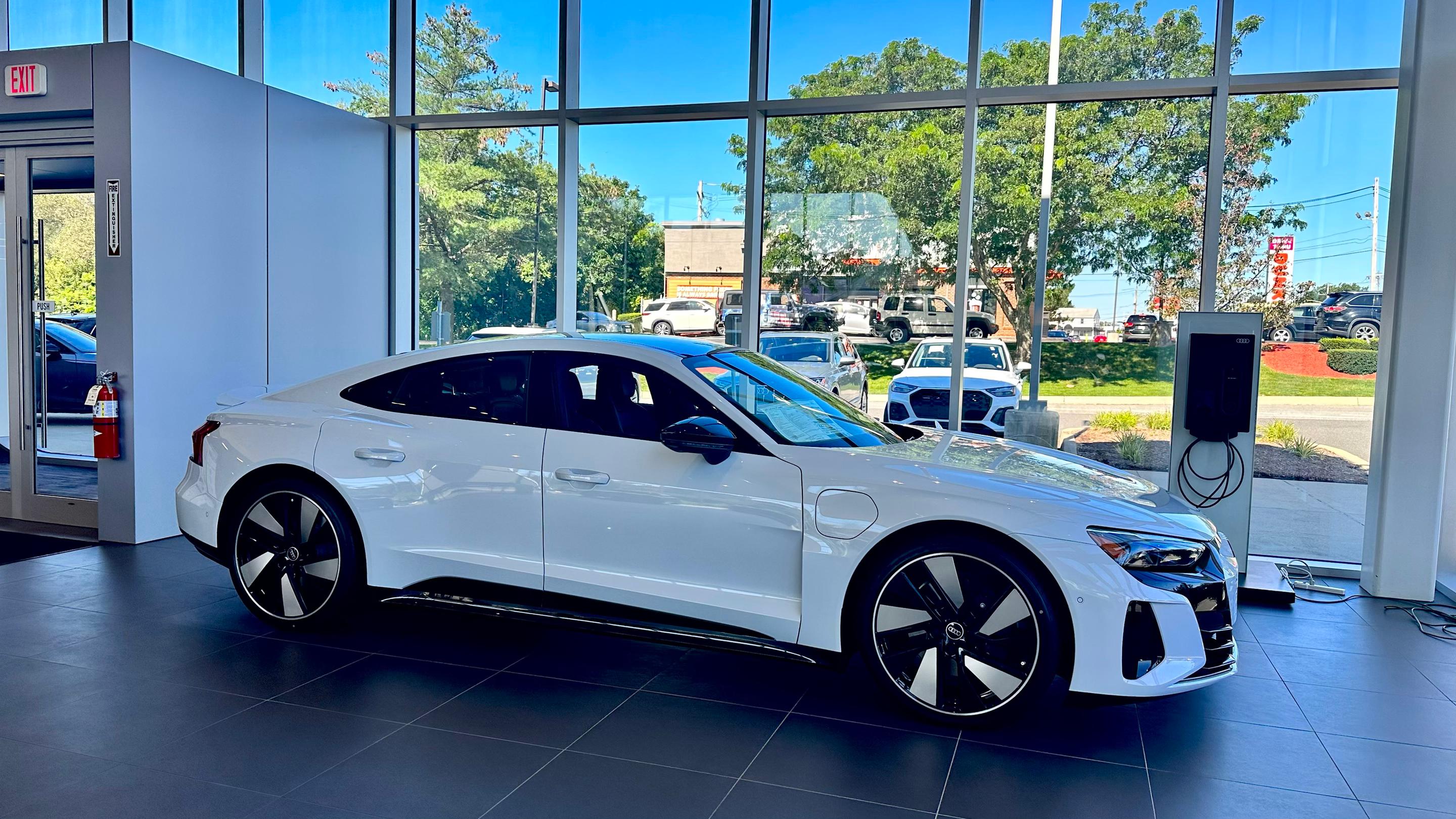 Audi e-tron GT 2023 in Newburyport, MA