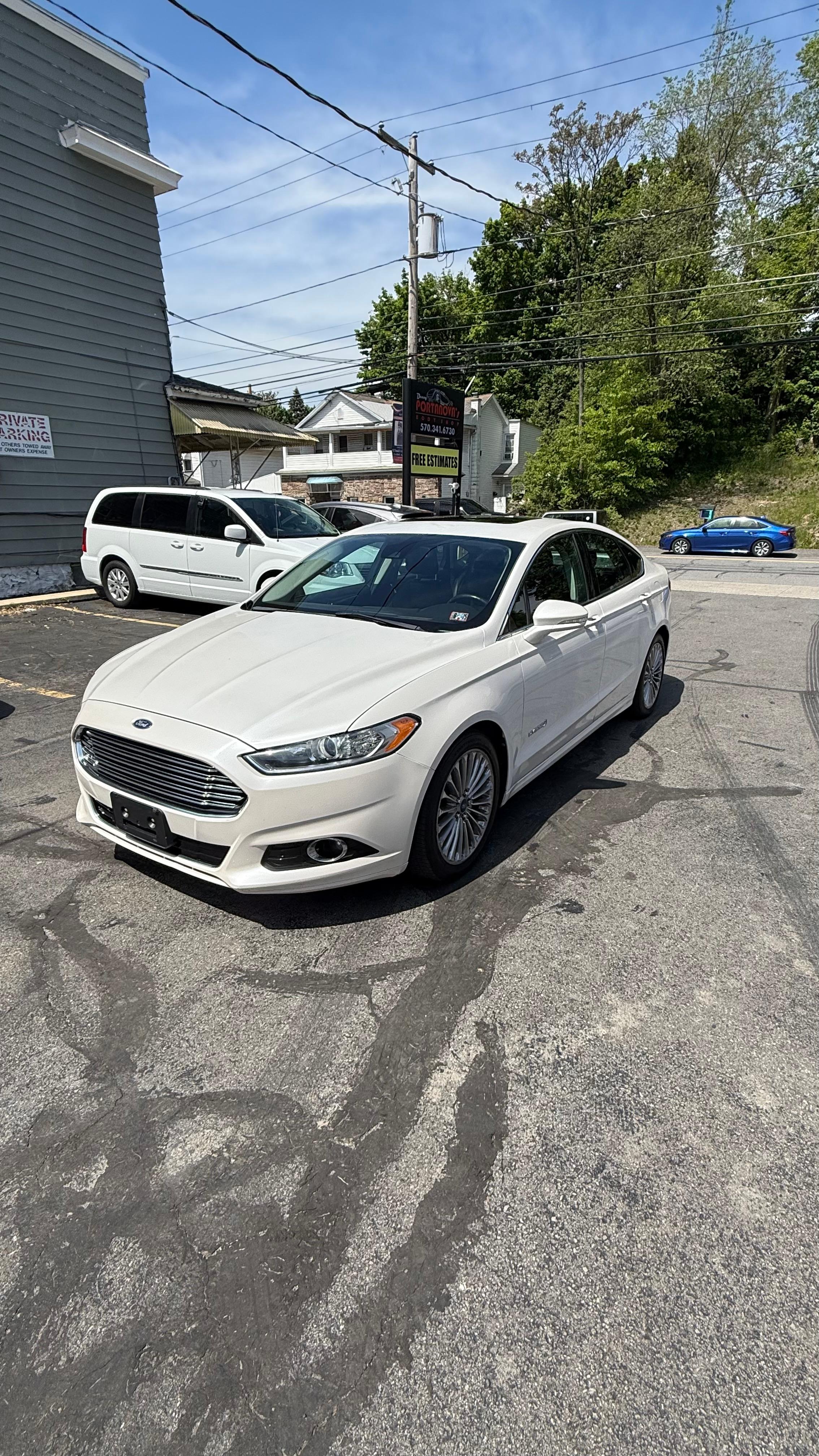 Ford Fusion Hybrid 2013 in 