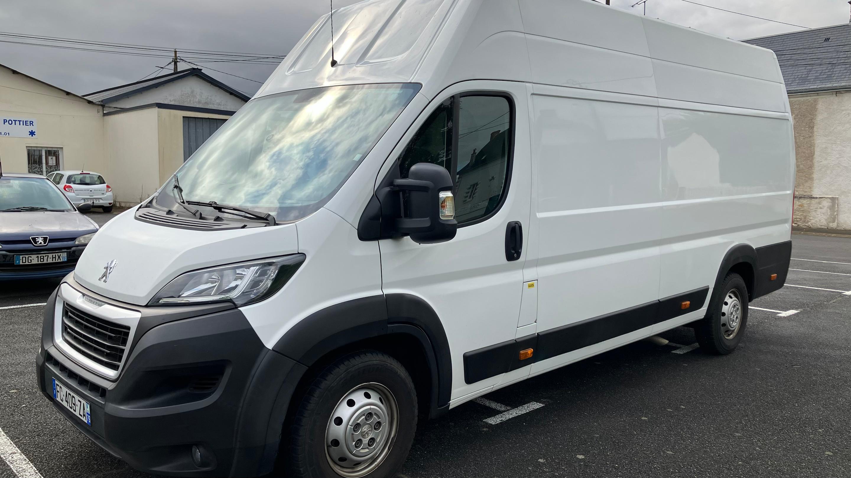 Peugeot BOXER 2019 à Le Mans