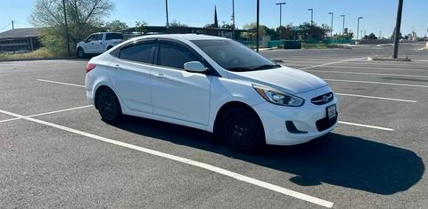Hyundai Accent 2015