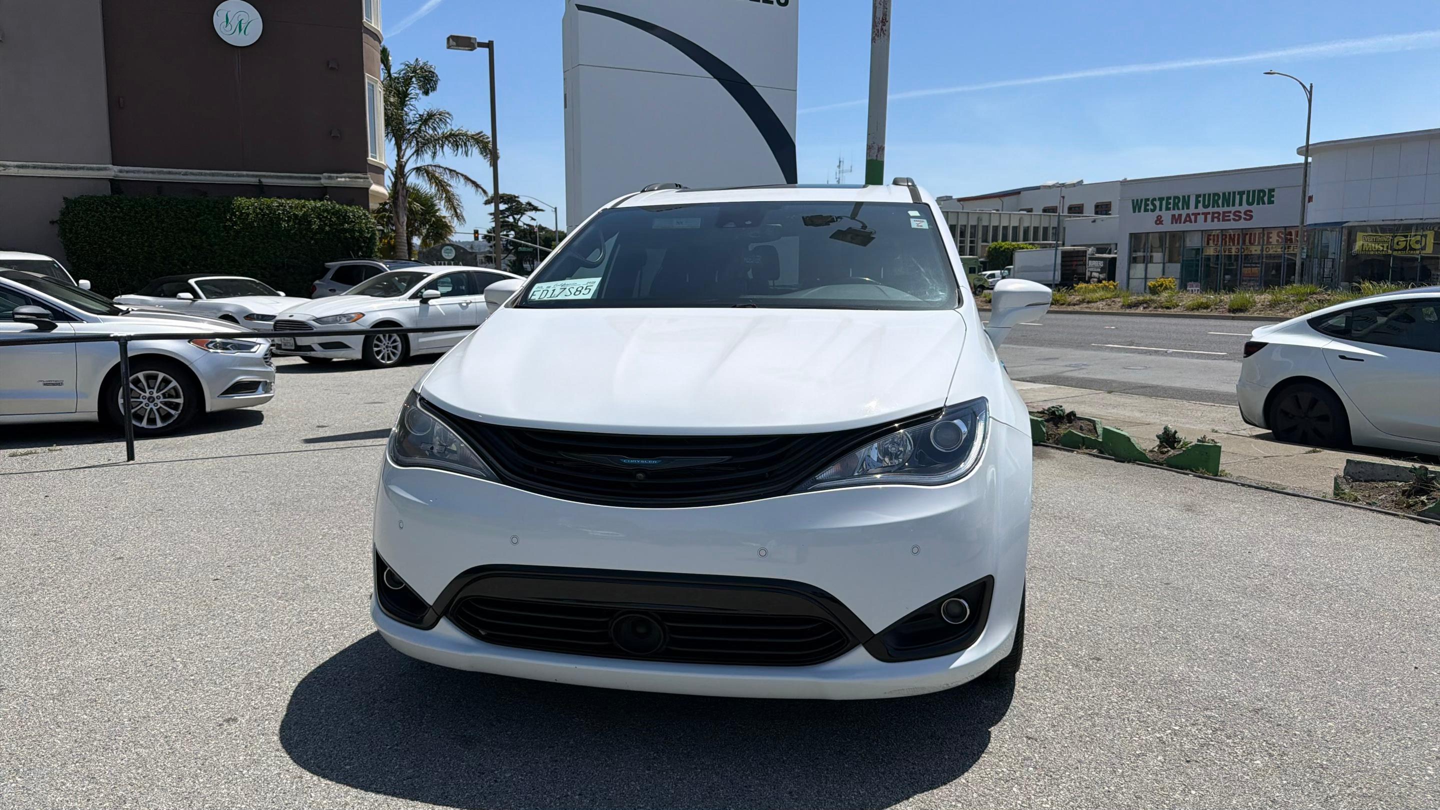 Chrysler Pacifica 2019 in San Bruno, CA