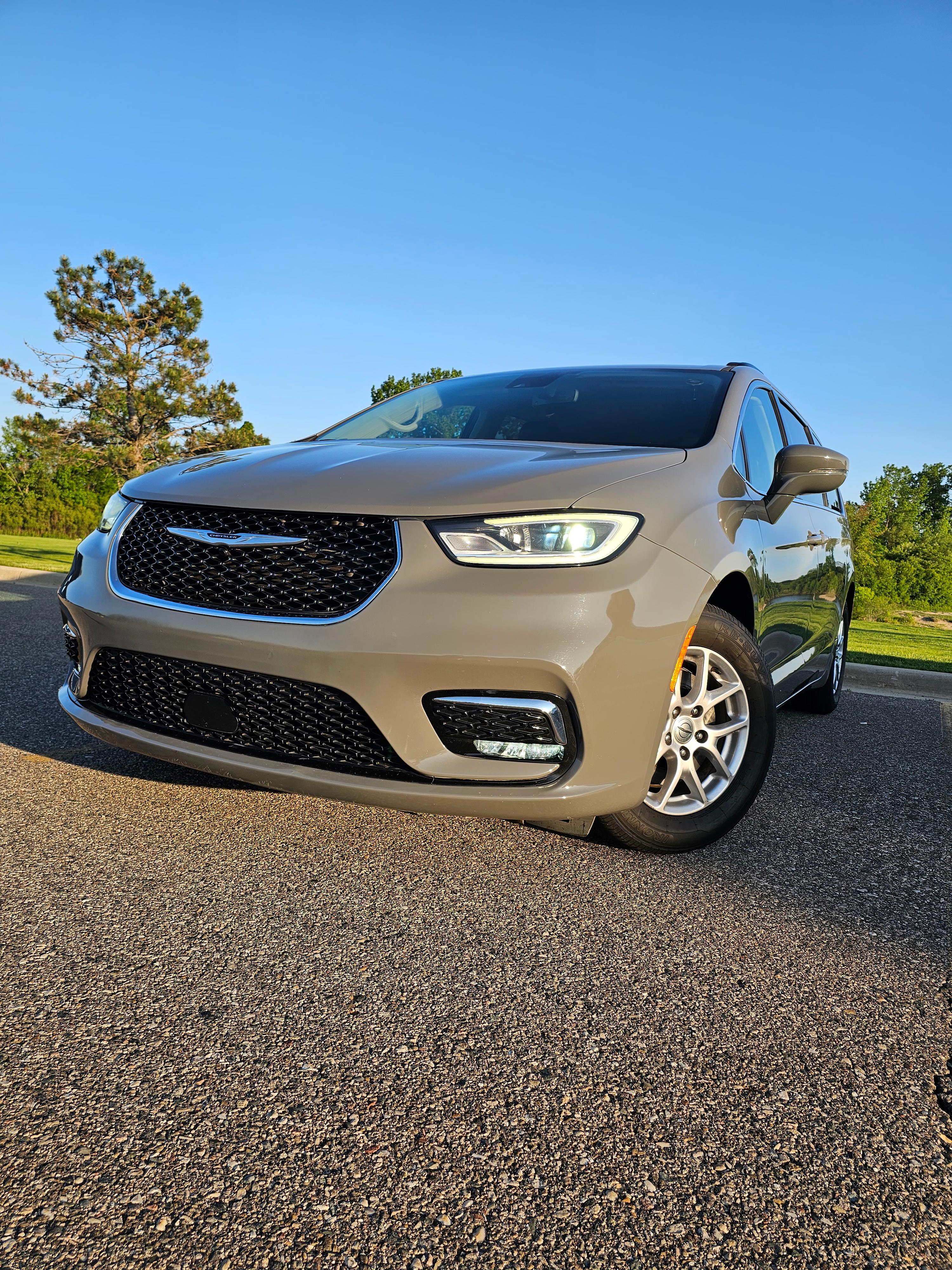 Chrysler Pacifica 2022 in 