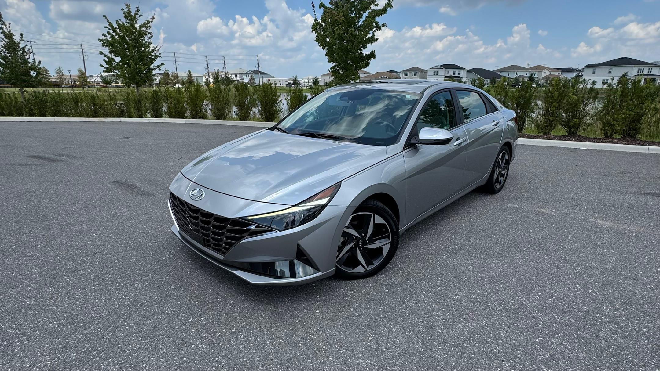 Hyundai Elantra 2022 in 