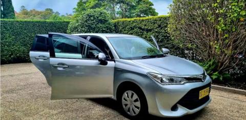 Toyota Fielder Hybrid 2015