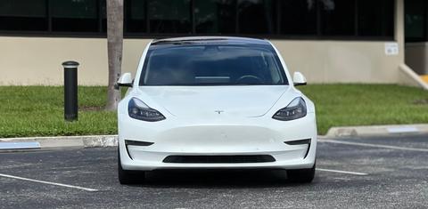 Tesla Model 3 2022