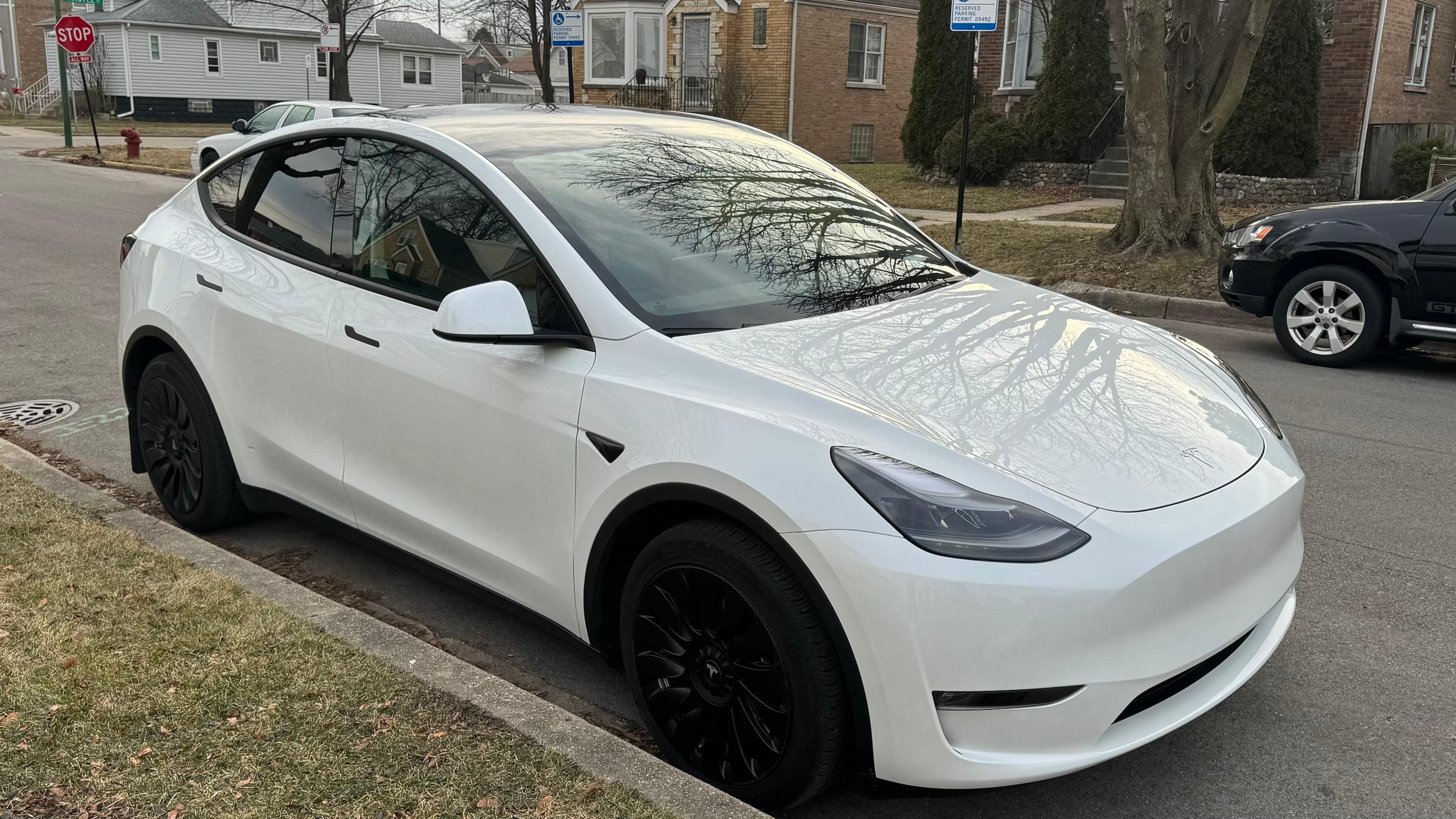 Tesla Model Y 2023 in Chicago, IL