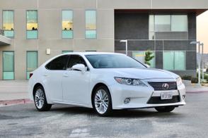 Lexus ES car