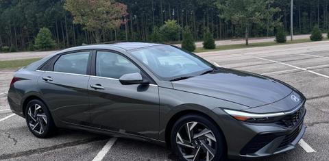Hyundai Elantra 2024