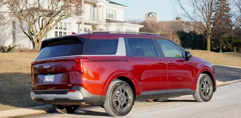 Kia Carnival Hybrid 2025