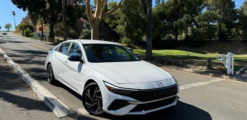Hyundai Elantra 2024