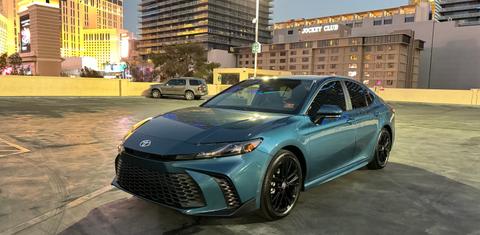 Toyota Camry Hybrid 2025