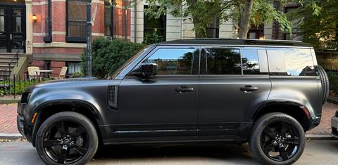 Land Rover Defender 2024