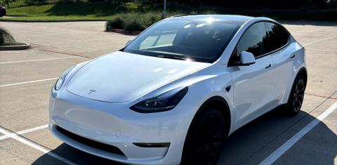 Tesla Model Y 2024