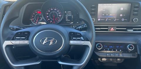 Hyundai Elantra 2022