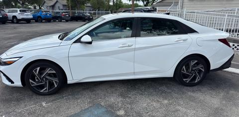 Hyundai Elantra 2025