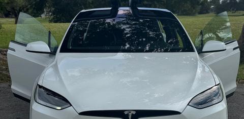 Tesla Model X 2024
