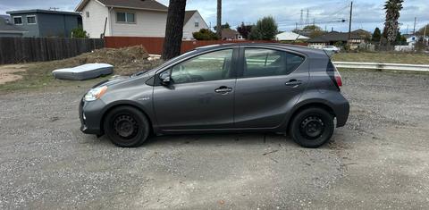 Toyota Prius c 2013