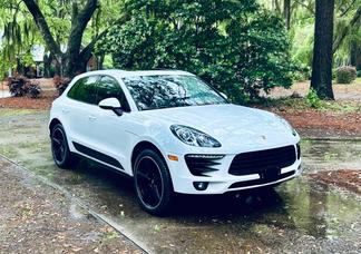 Porsche Macan car