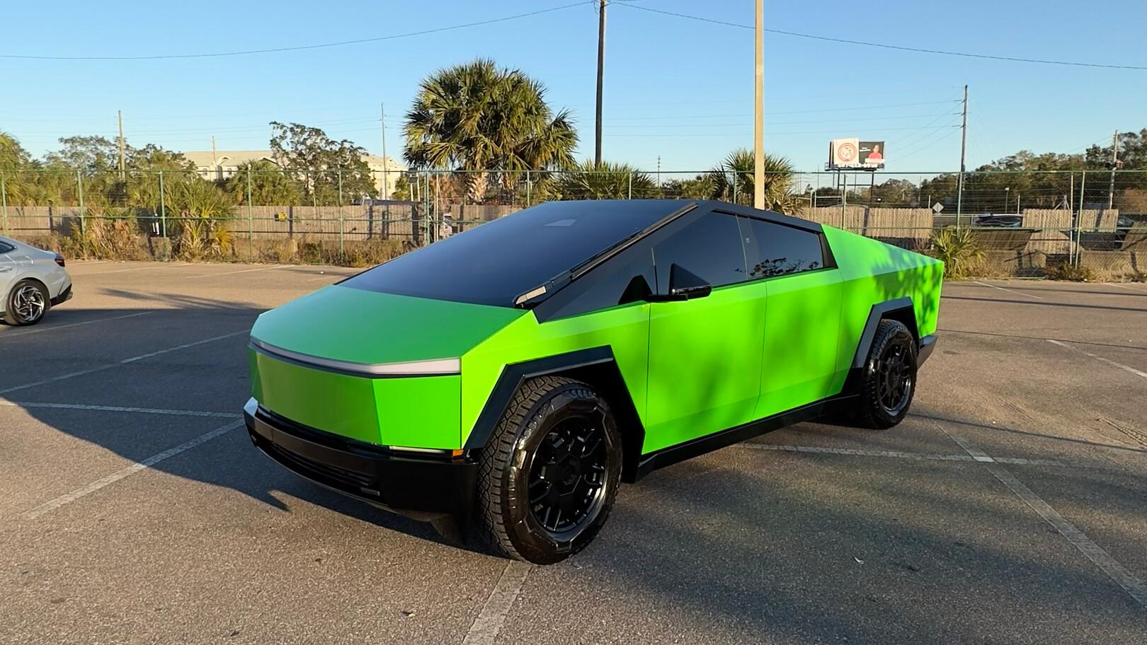 Tesla Cybertruck 2024 in Windermere, FL