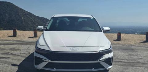 Hyundai Elantra 2024