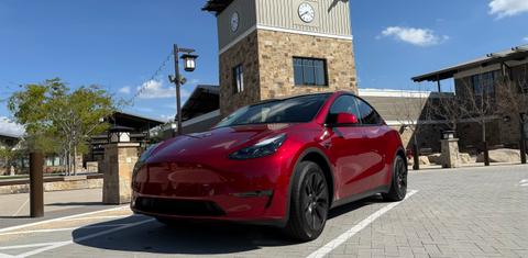 Tesla Model Y 2025