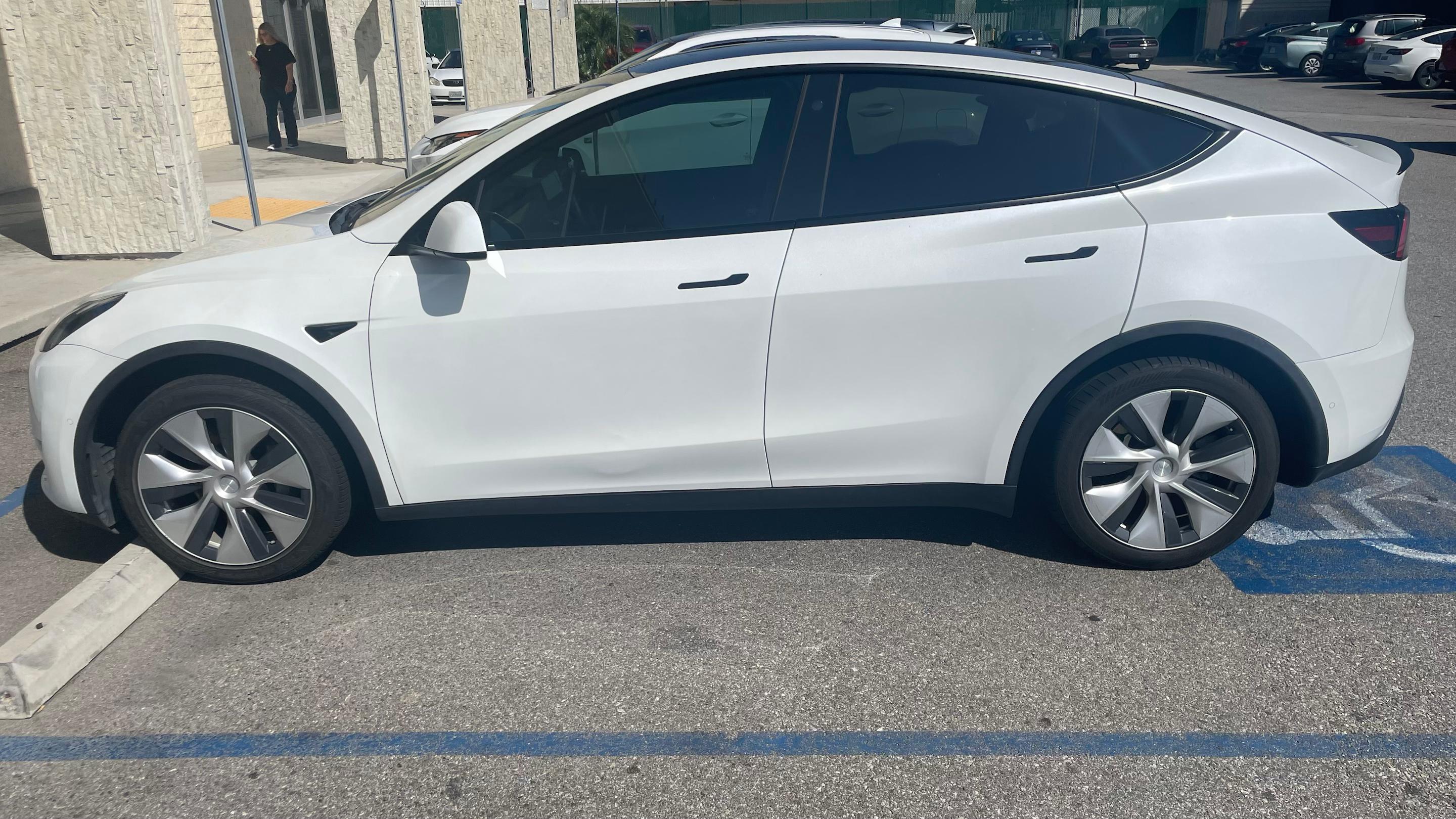 Tesla Model Y 2021 in Los Angeles, CA