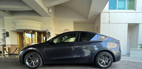 Tesla Model Y 2024