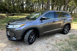 Toyota Highlander car