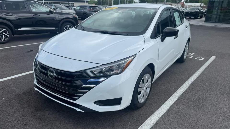 Nissan Versa 2025 in 