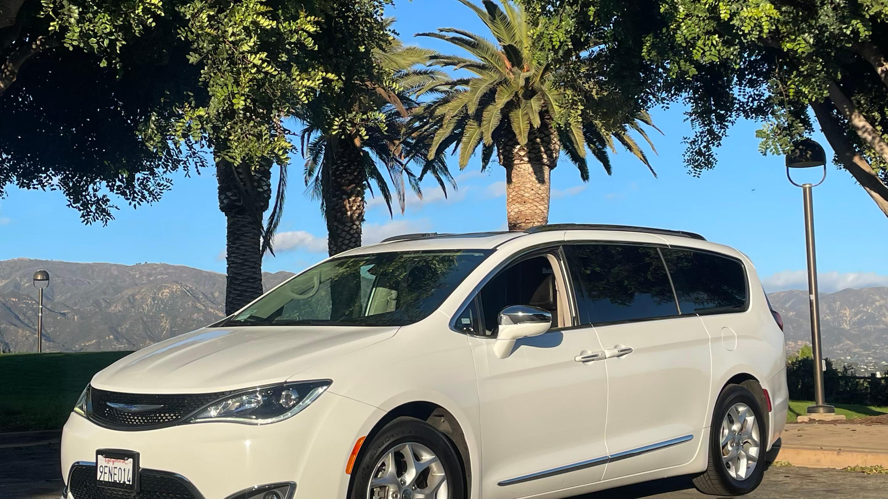 Chrysler Pacifica 2020 in Santa Barbara, CA
