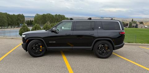 Rivian R1S 2022