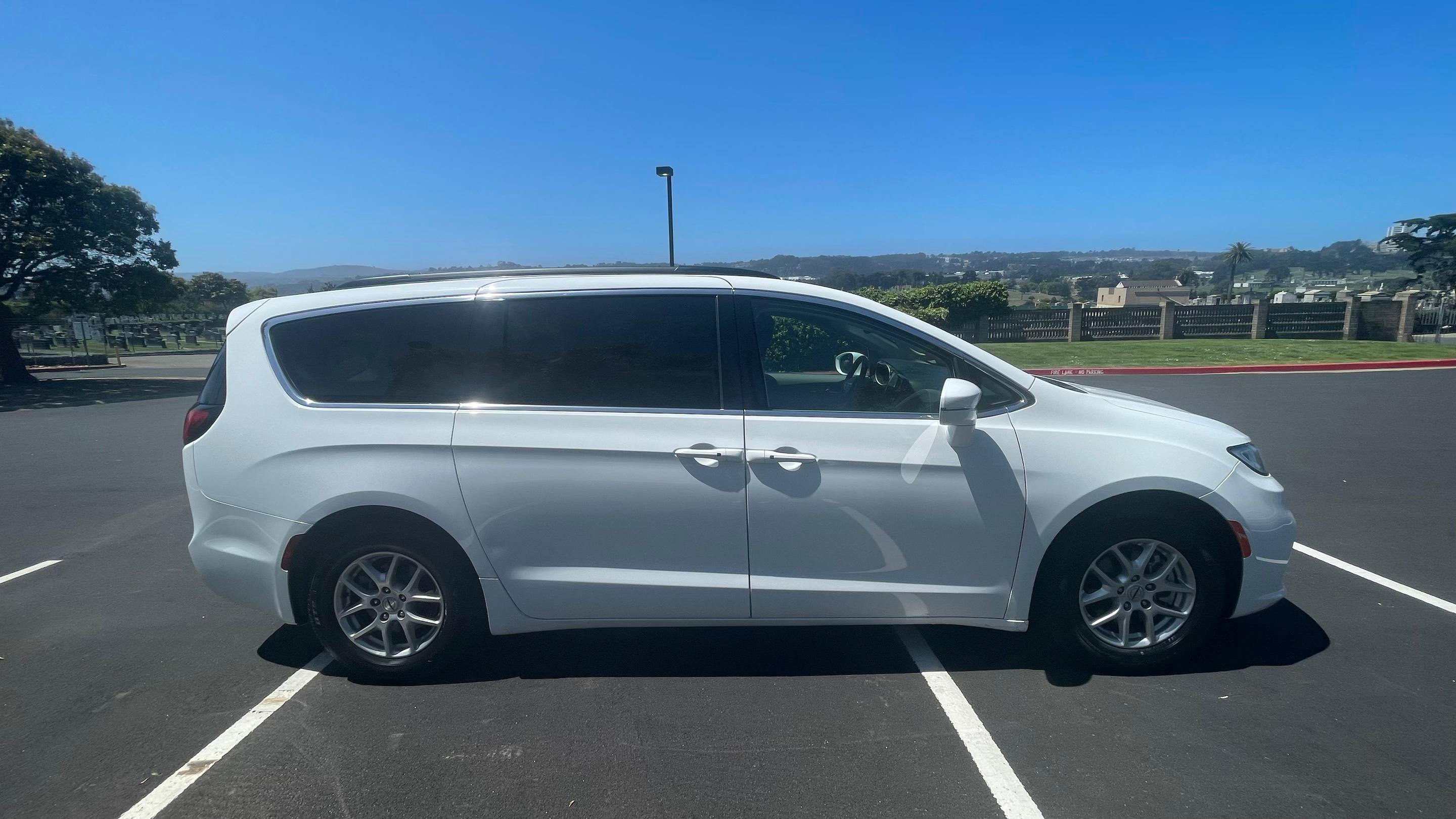 Chrysler Pacifica 2022 in South San Francisco, CA